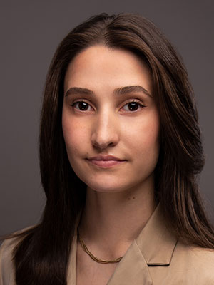             Чкония Лора Евгеньевна
    